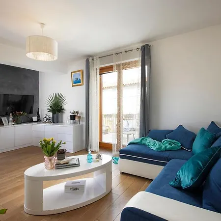Ema شقة